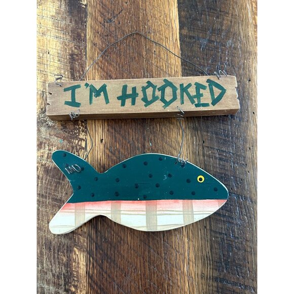 Rustic Fishing Humor Wood Wall Decor Im Hooked Fish Sign - Picture 3 of 9